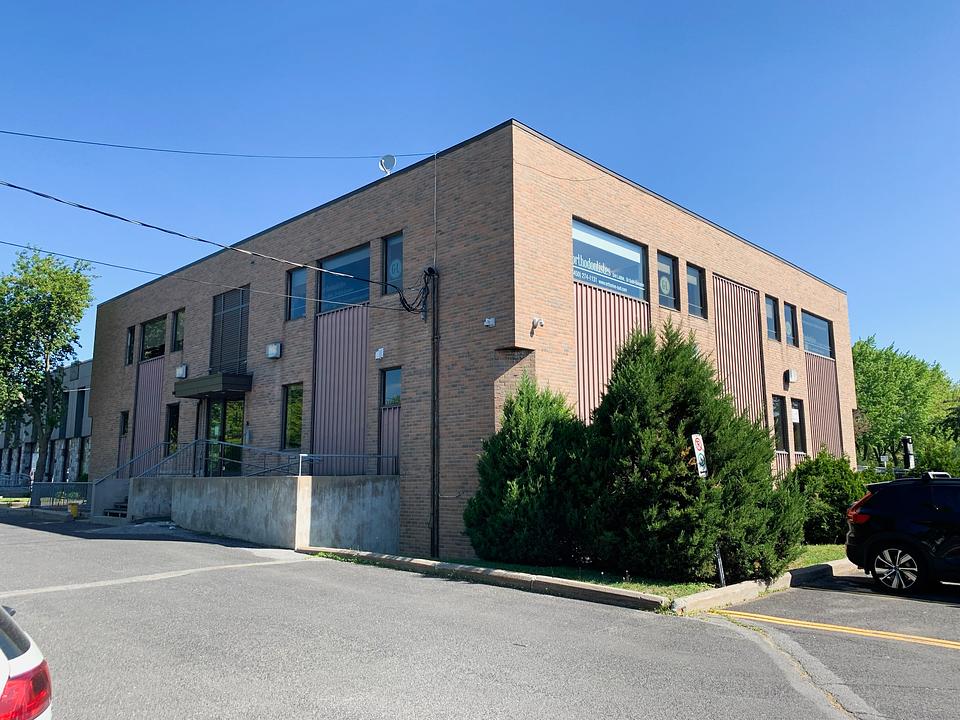 100 - 150 Boulevard de Montarville, Boucherville, QC
