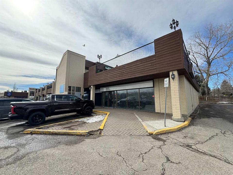 1 - 523 Woodpark Boulevard Southwest, Calgary, AB