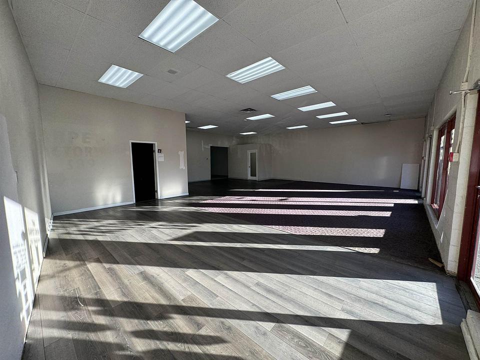 8 - 15551 Fraser Highway, Surrey, BC