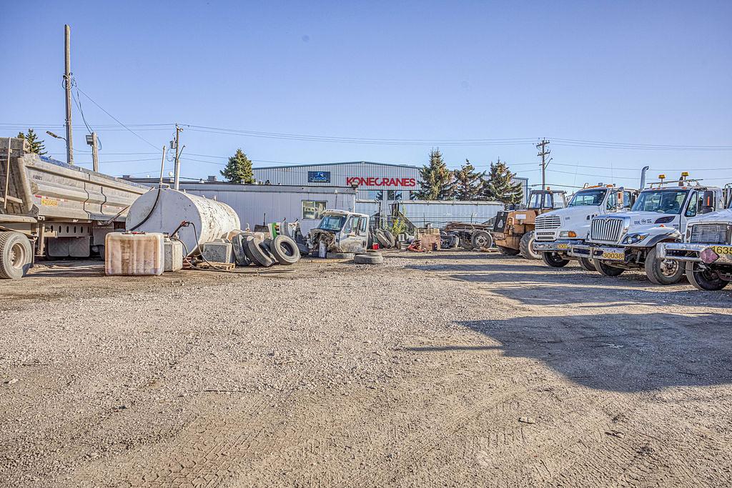3652 74 Avenue Northwest, Edmonton, AB