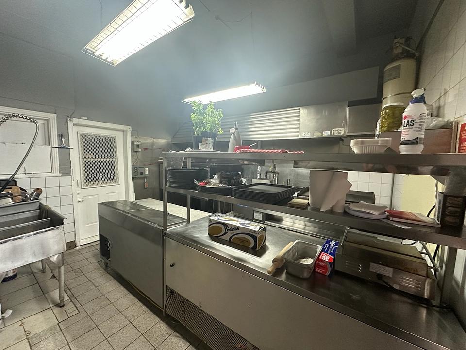 2 - 8523-8527 Boulevard Saint-Laurent, Montréal, QC