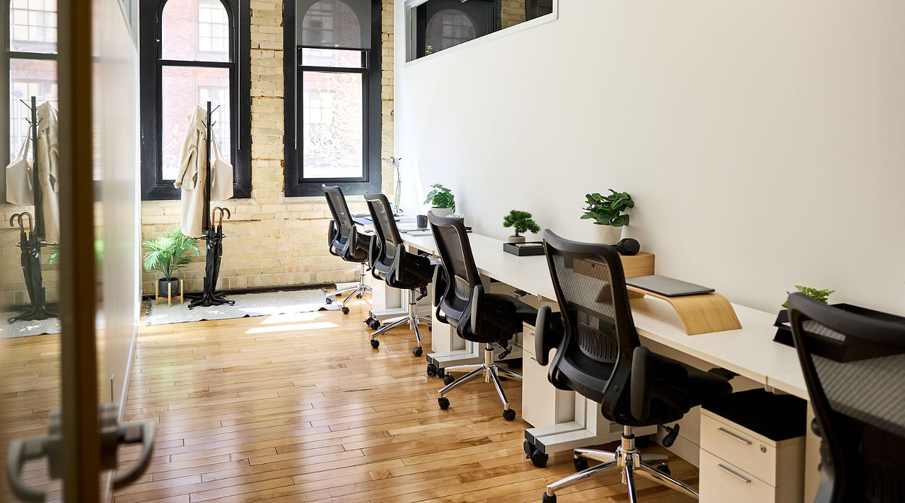 325 - 140 Yonge Street, Toronto, ON