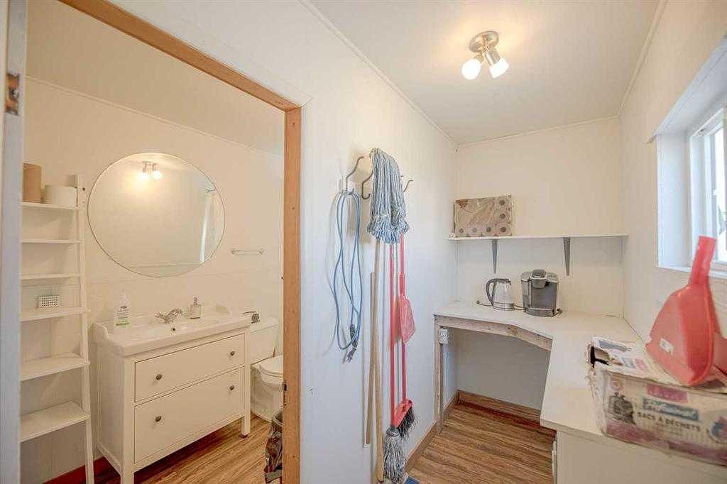125 River Avenue, Cochrane, AB