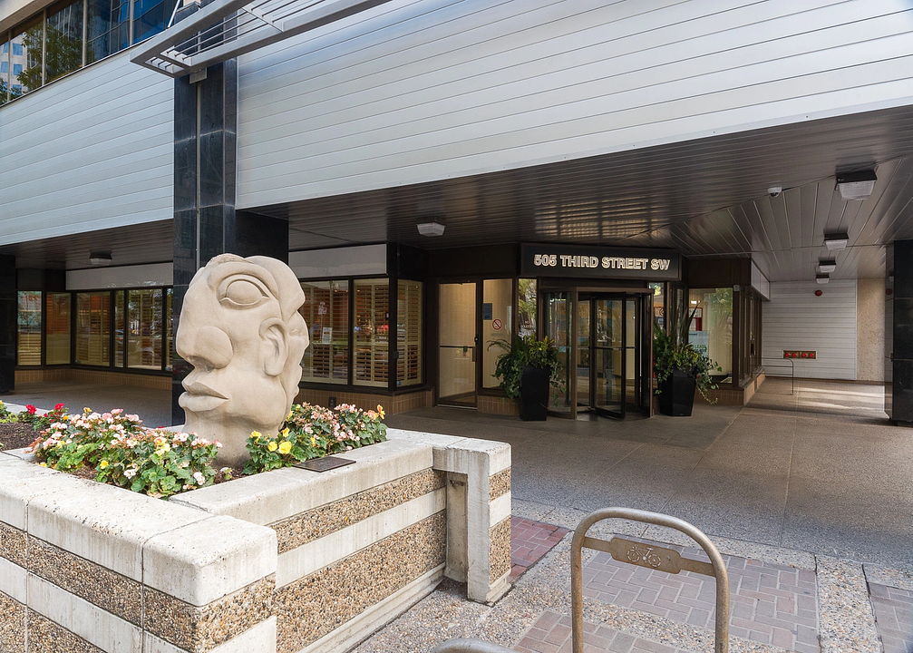 01710 - 503 3 Street Southwest, Calgary, AB