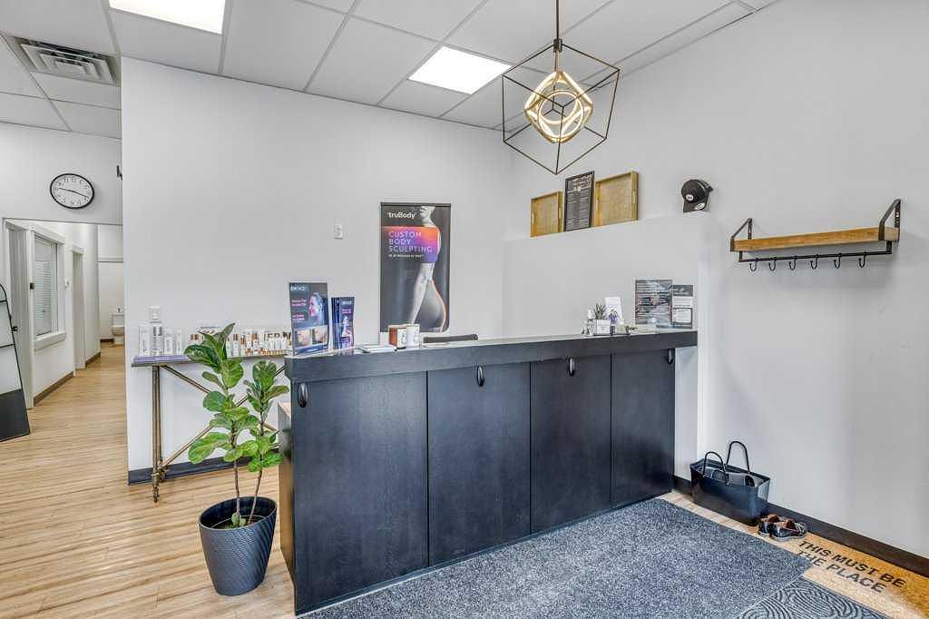 115b 4 Avenue West, Cochrane, AB