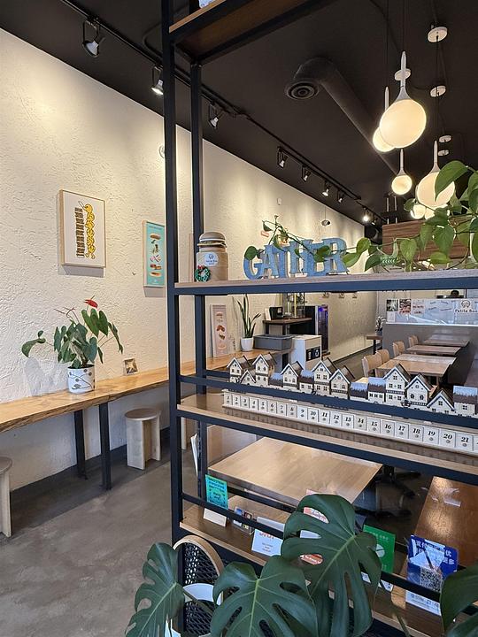 2825 West Broadway, Vancouver, BC