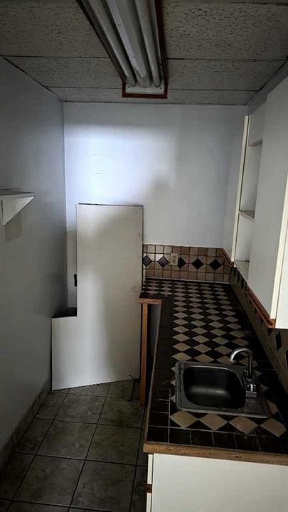 B - 5406 43 Street, Red Deer, AB