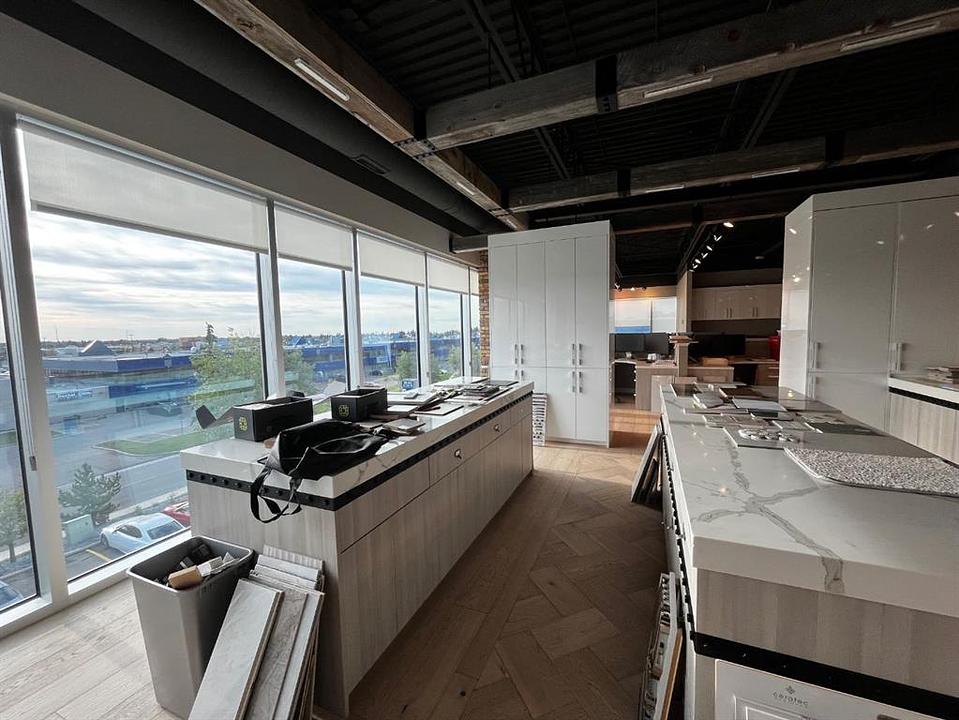 305 - 3223 5 Avenue Northeast, Calgary, AB