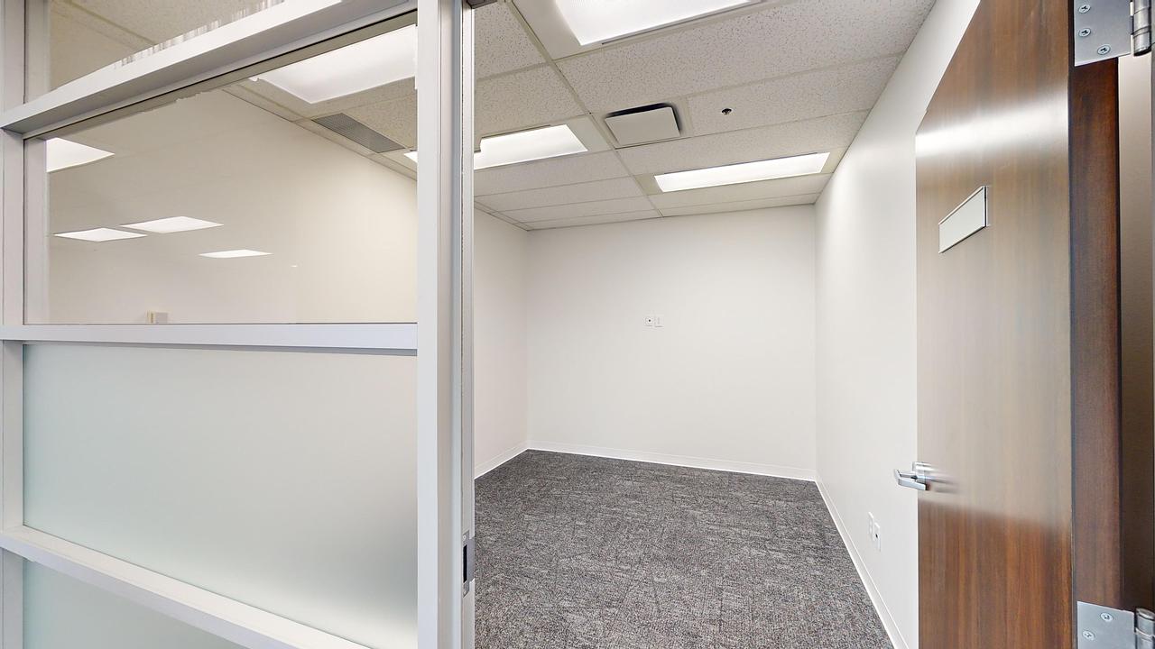 300 - 700-1420 Blair Towers Place, Ottawa, ON