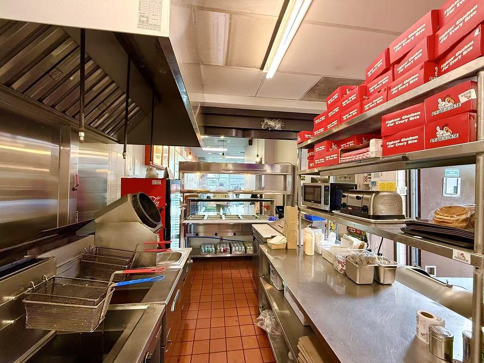 8631 Granville Street, Vancouver, BC