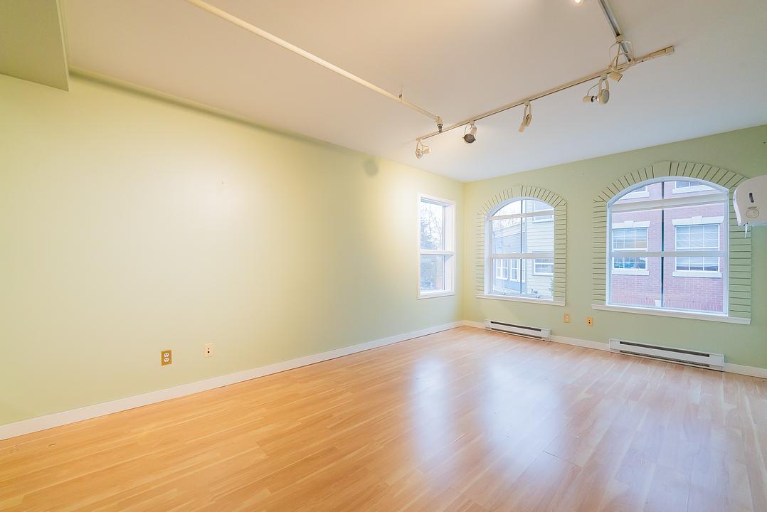 208 - 335 Wesley Street, Nanaimo, BC