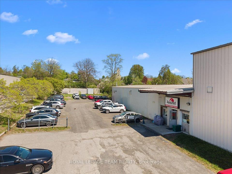 24 Edgewater Street, Ottawa, ON