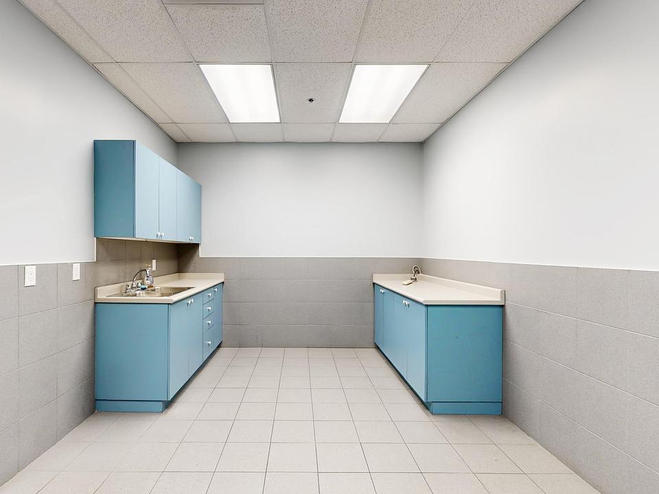 B - 1060 B Lorimar Drive, Mississauga, ON