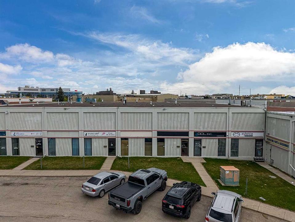 13 - 2219 35 Avenue Northeast, Calgary, AB