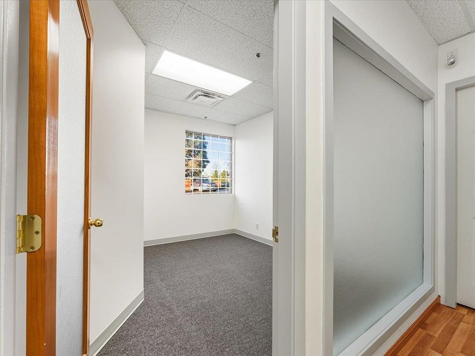 103/104 - 106-470 Kingsway, Vancouver, BC