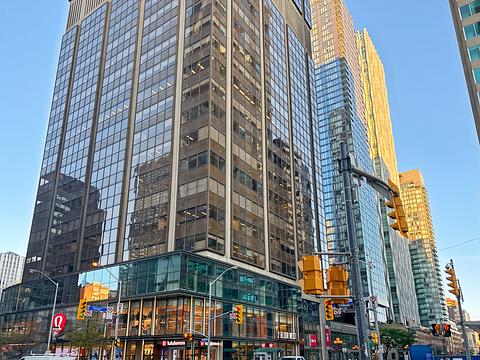 2 Bloor Street West, Toronto, ON