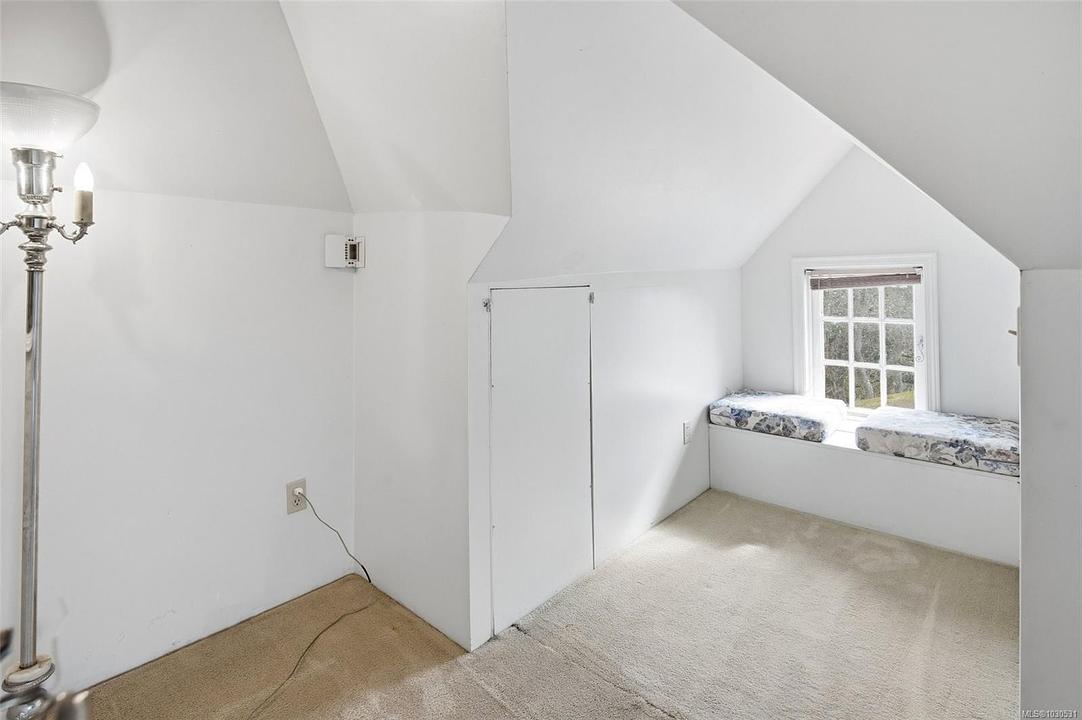 1043 Belmont Avenue, Victoria, BC