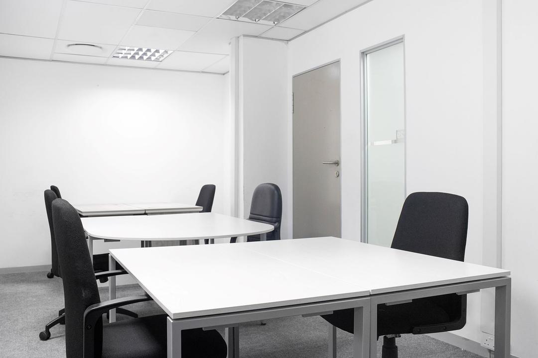 Office space for rent for 3 persons in London City Centre  - 380 Wellington St, London, ON