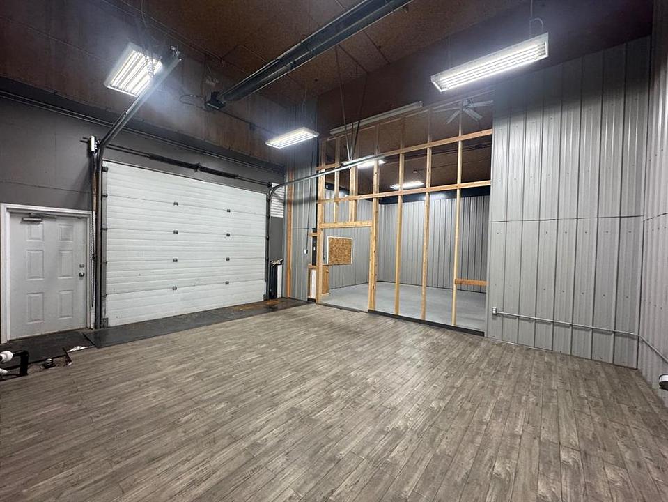 B - 6223 48 Avenue, Camrose, AB