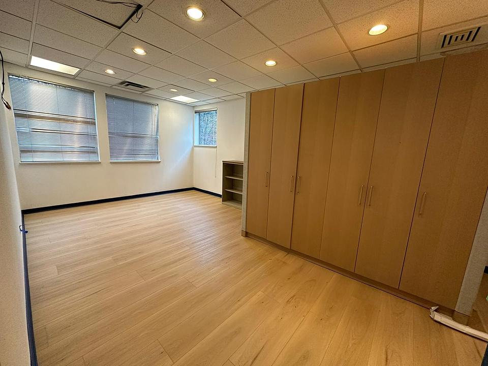 201 - 277 Mountain Highway, North Vancouver, BC