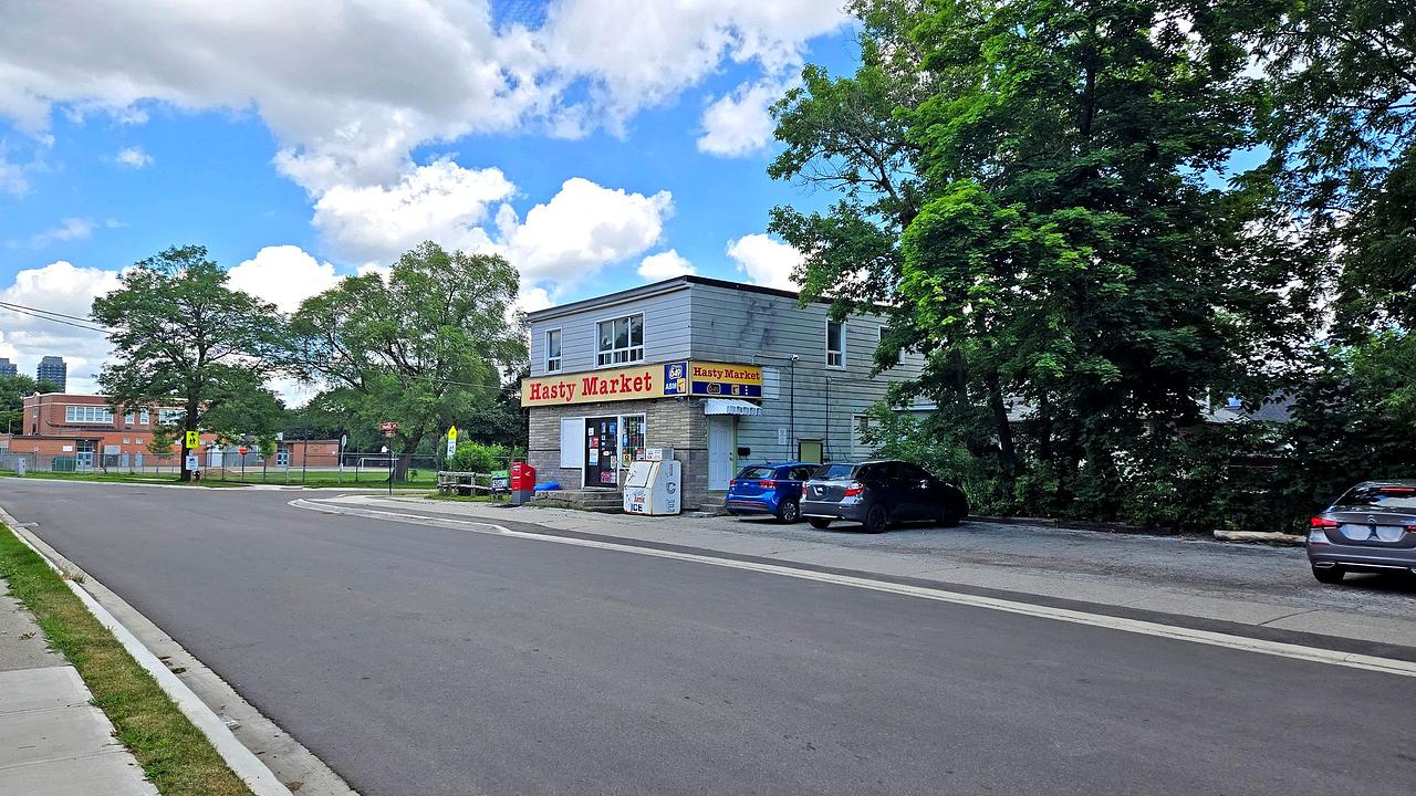 88 Elliott Street, Brampton, ON