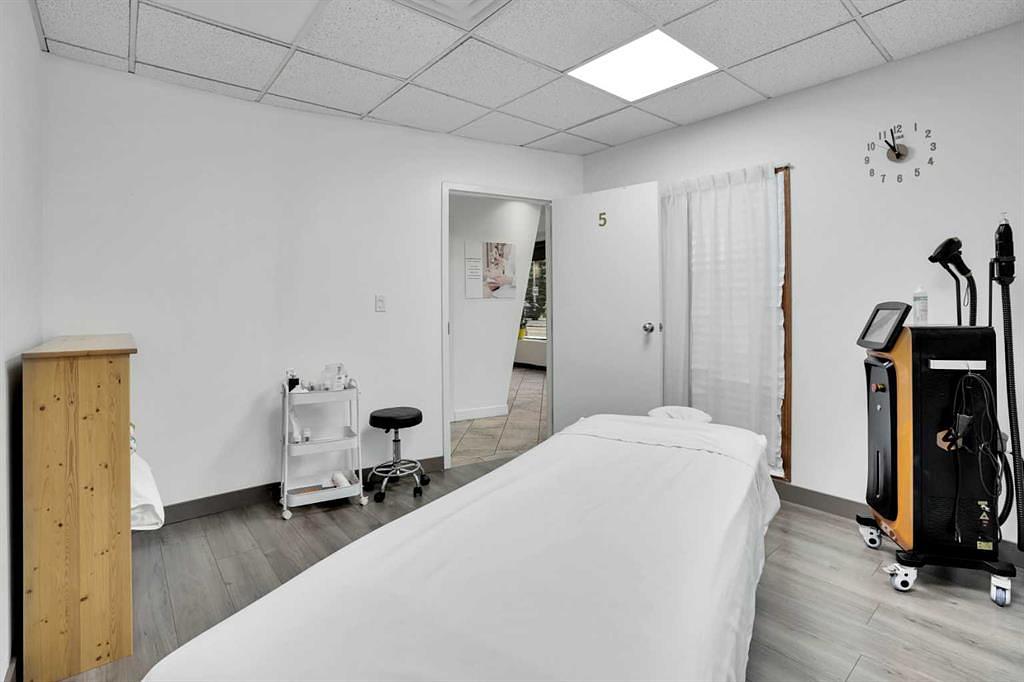 1330 12 Avenue Southwest, Calgary, AB