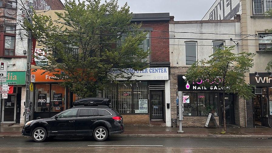 1452 Queen Street West, Toronto, ON