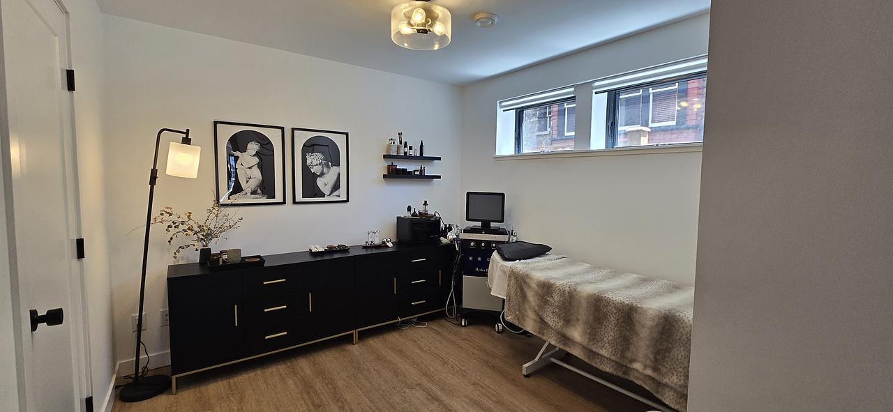 103 - 1015 Cook Street, Victoria, BC
