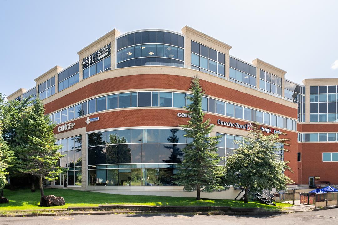 825 Boulevard Lebourgneuf, Québec, QC