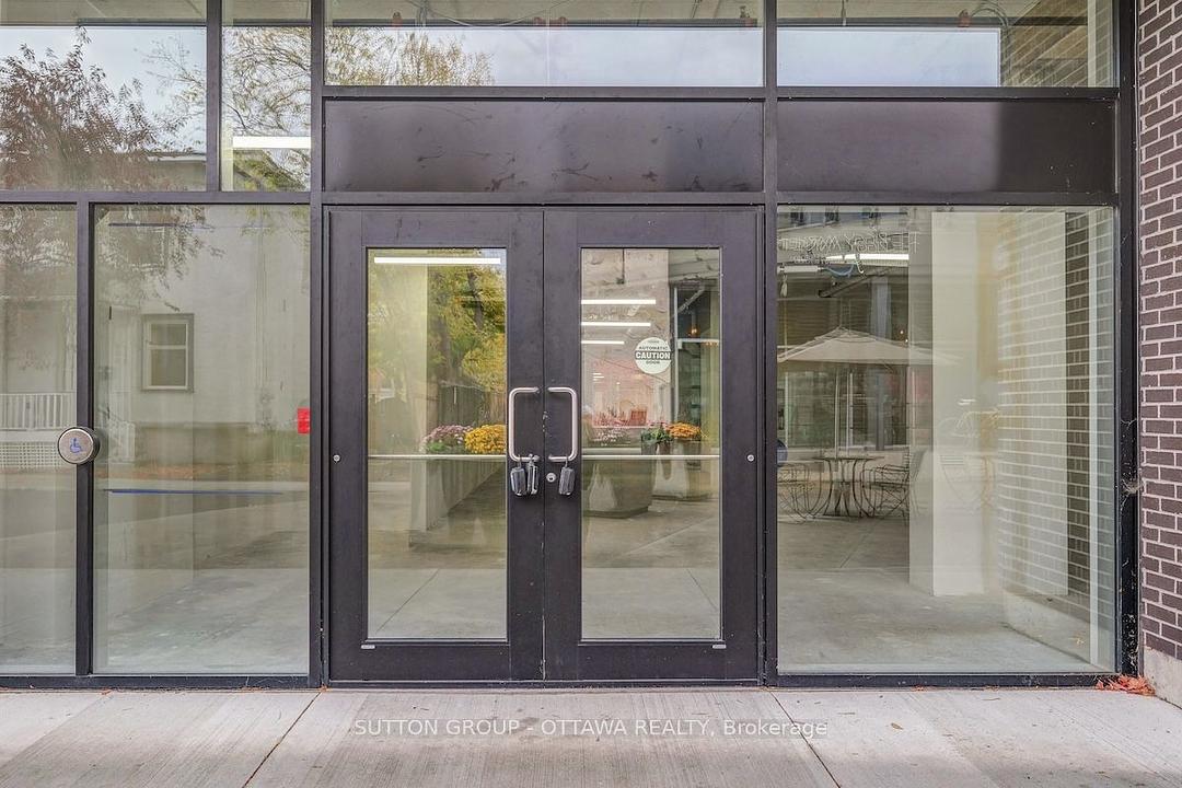 399 Winston Avenue, Ottawa, ON