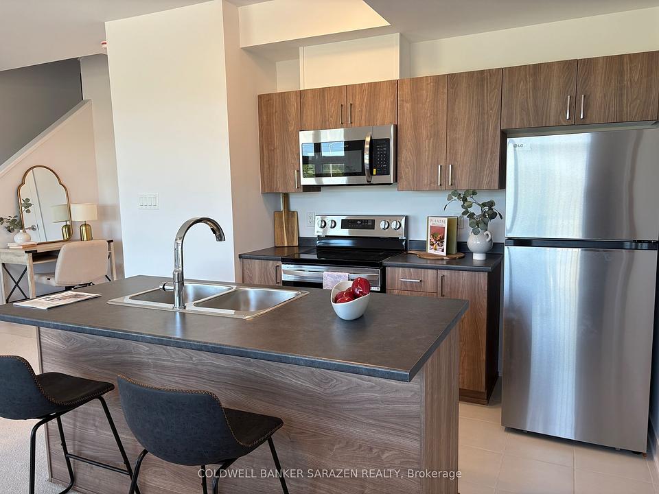 33E Salamander Way, Ottawa, ON