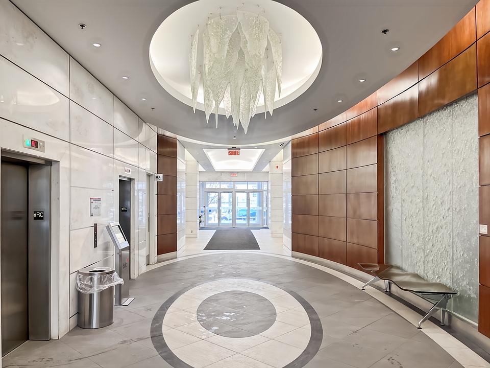 4th Floor - 6500 Route Transcanadienne, Pointe-Claire, QC