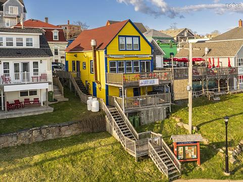 100 Montague Street, Lunenburg, NS