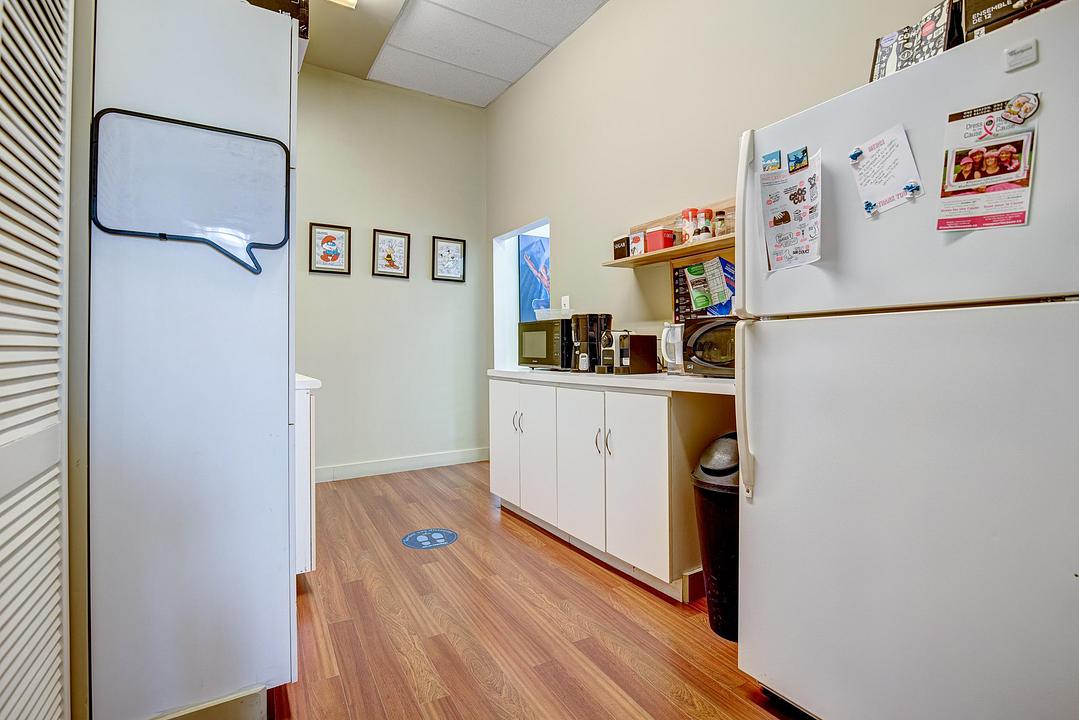 Office - 204 Rue Notre-Dame Ouest, Montréal, QC