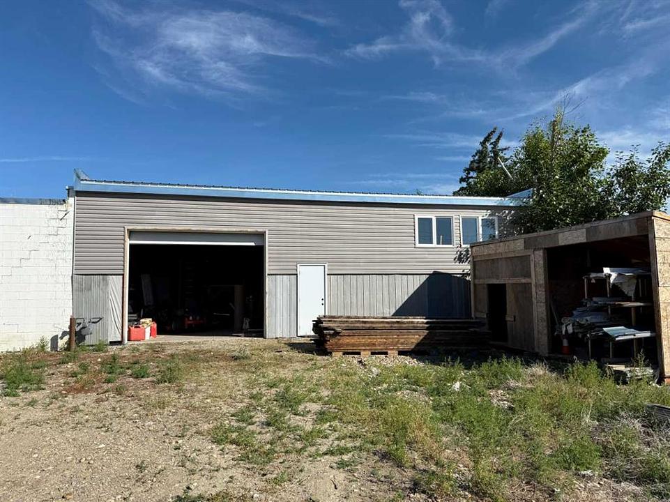 208 Main Street, Champion, AB