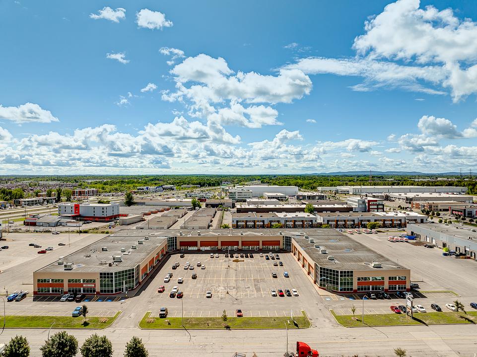 2928, 2952 & 2976 - 2900 Rue Joseph-A.-Bombardier, Laval, QC
