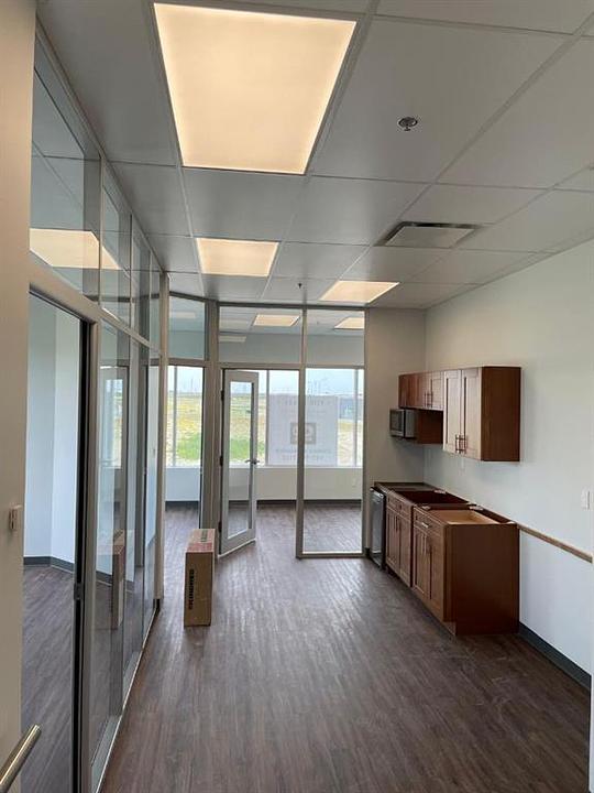 105 - 12318 Barlow Trail Northeast, Calgary, AB