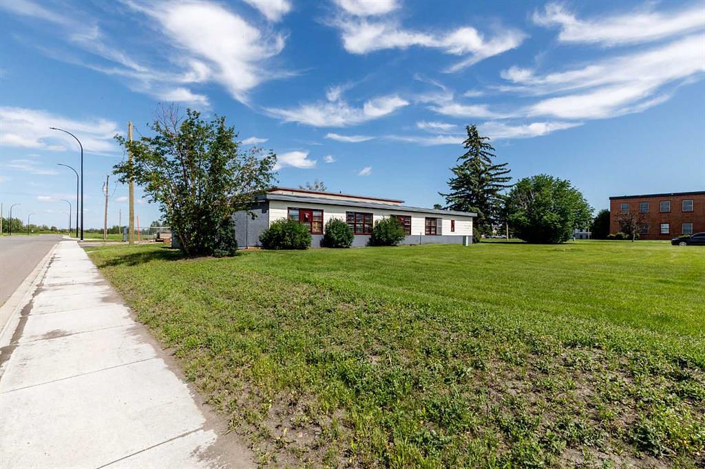 2460 36 Avenue, Springbrook, AB