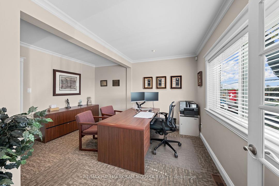 1969 Bank Street, Ottawa, ON