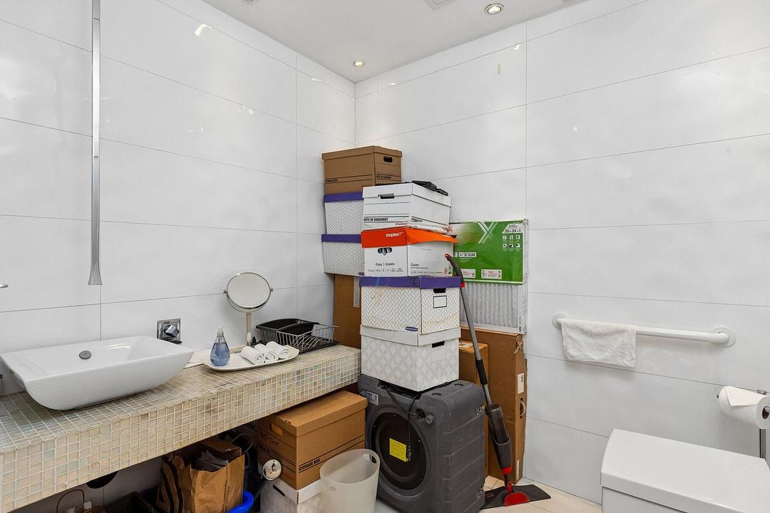 1463 West Pender Street, Vancouver, BC