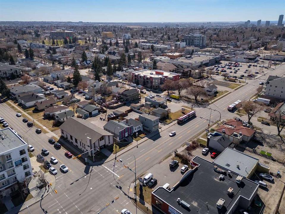 2018 Centre Street North, Calgary, AB
