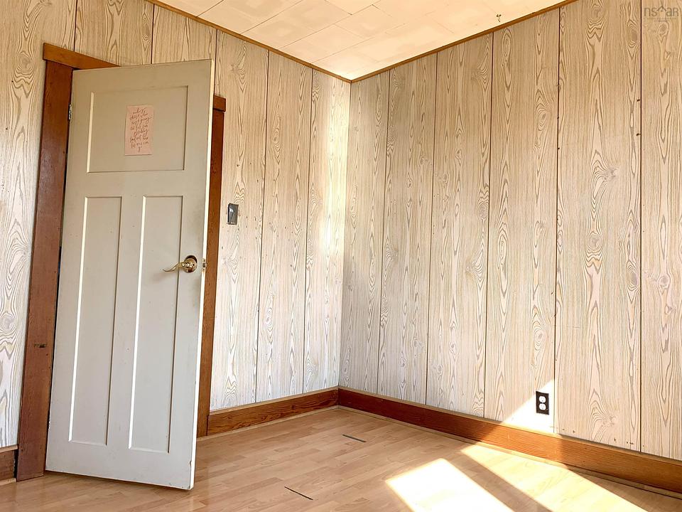 6 Junction Road, Springhill, NS