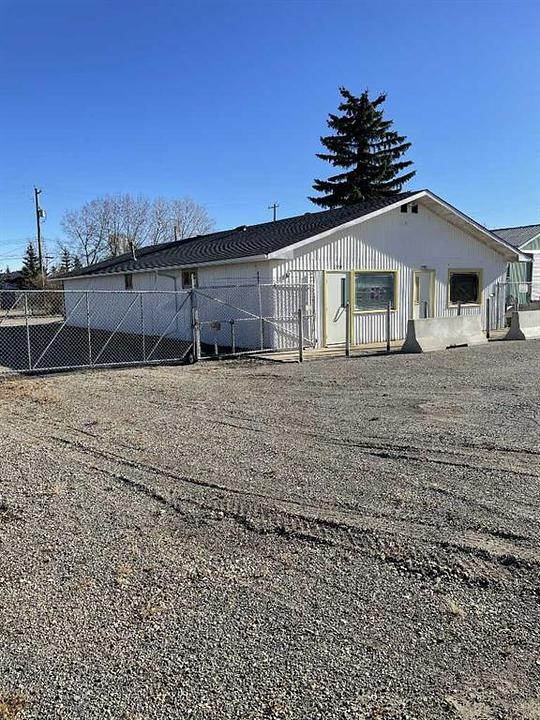 228 Centre Street North, Langdon, AB