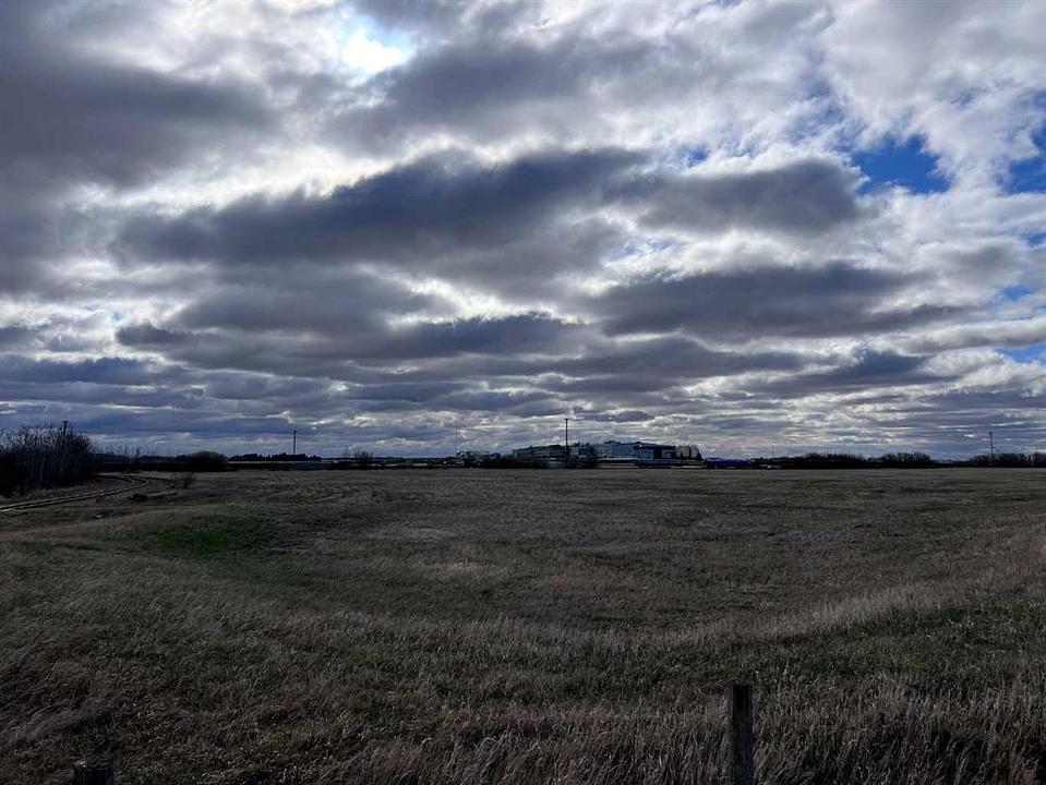 39 Street, Camrose, AB