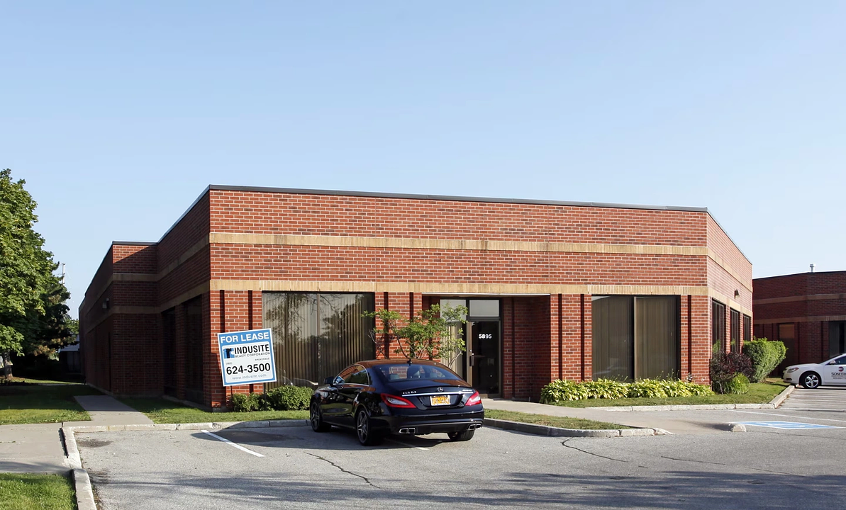 5845 - 5825 Kennedy Road, Mississauga, ON