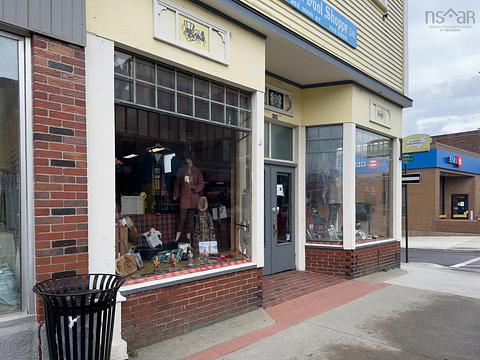 352 Main Street, Yarmouth, NS