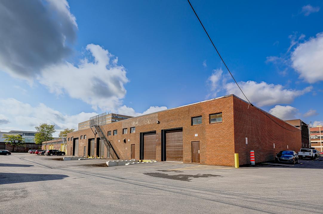 1380-1390 Rue Chabanel Ouest, Montréal, QC
