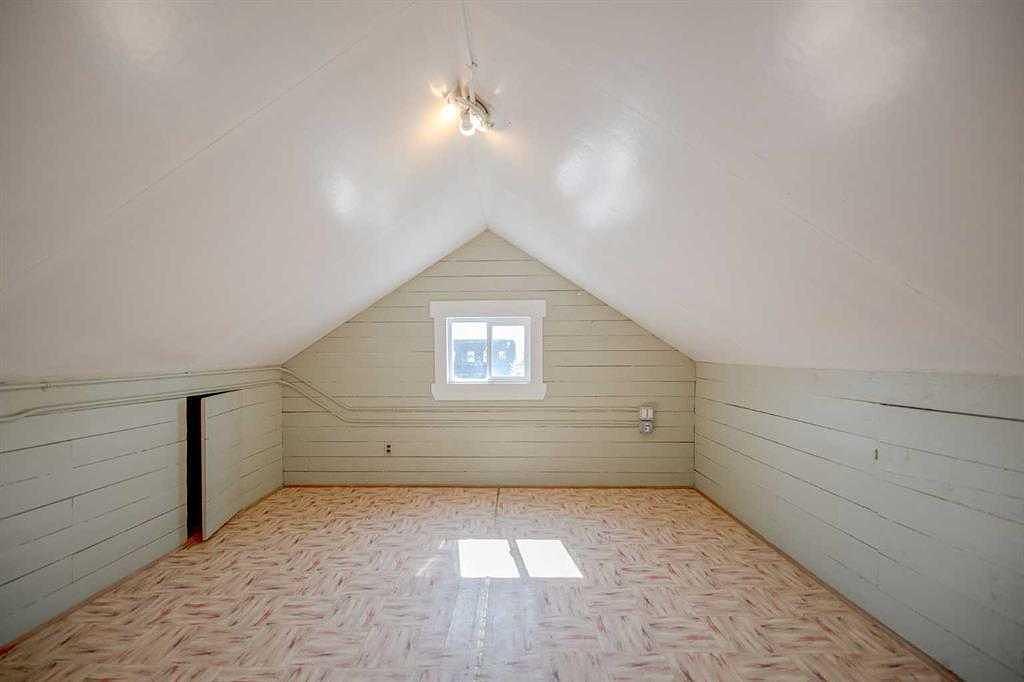 125 River Avenue, Cochrane, AB