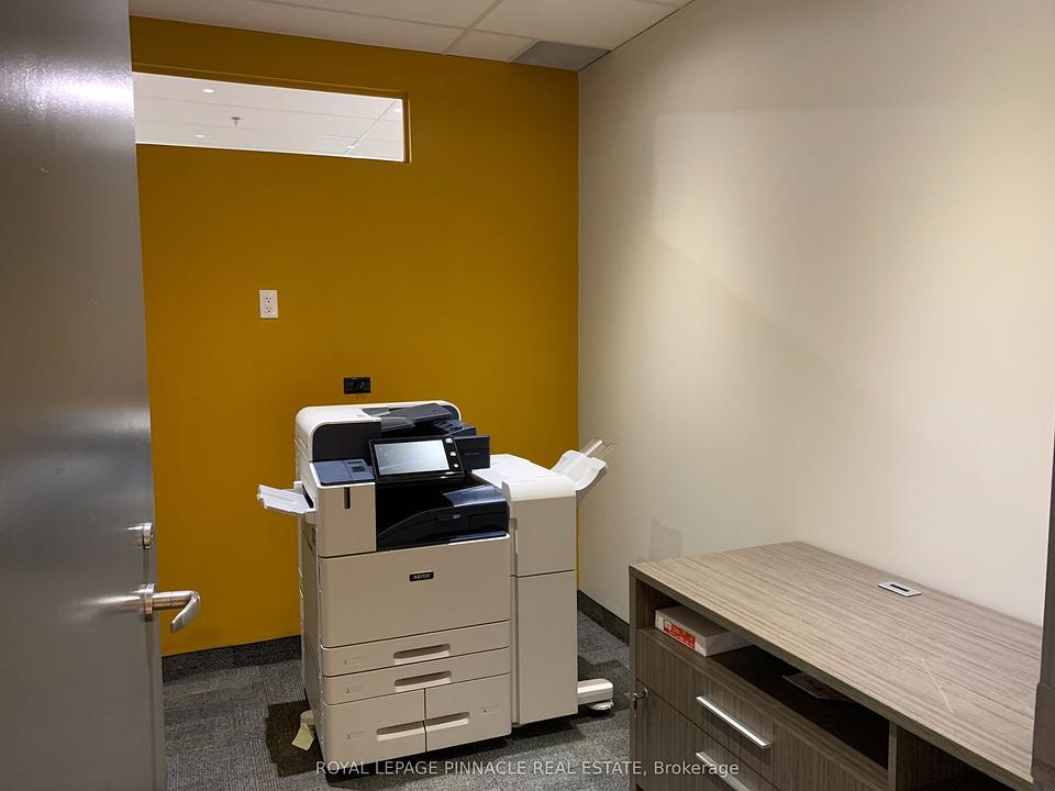 600-31 - 3300 Highway 7, Vaughan, ON