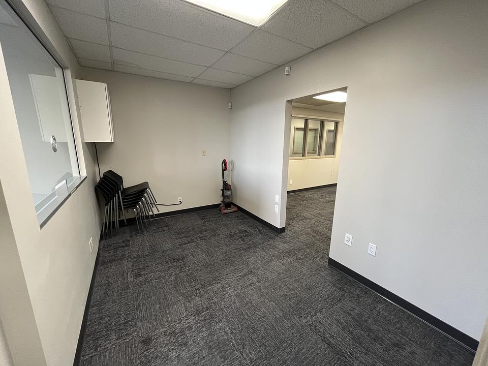102 - 10706 King George Boulevard, Surrey, BC